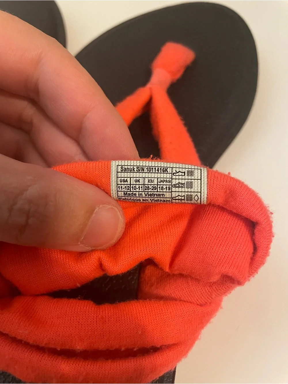 Girls’ Sanuk Yoga Sling 2 Black/Orange Fabric Wrap Flip Flop Sandals
